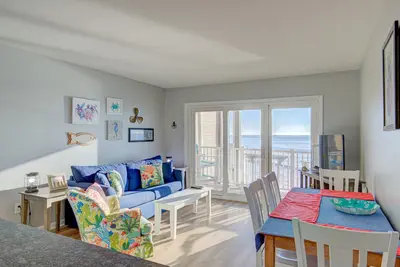 Image de Topsail Dunes condo - ocean-view balcony - beach access & beachfront pool