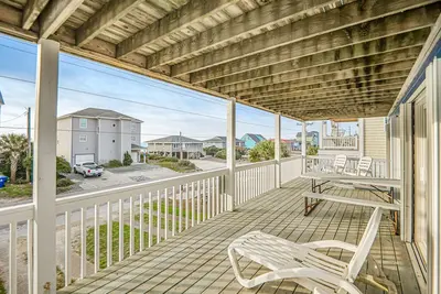 Image de Second-row beach home with ocean views & outdoor shower - dog-friendly
