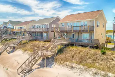 Image de Beachfront home with ocean views, private beach access, elevator, & jetted tub