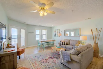 Image de Beachfront condo with a pool, hot tub, tennis, washer/dryer & central Ac