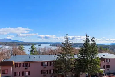 Image de Water view condo with a pool, tennis court, fireplace, balcony & golf nearby