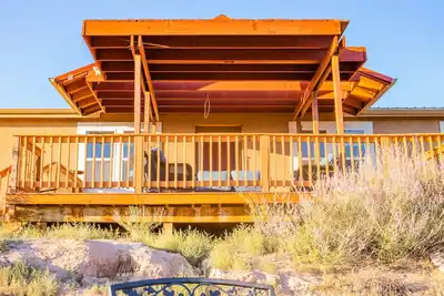Image de A light-filled home with views of the Jemez