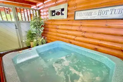 Image de Snoozers Hollow (1-Bedroom Cabin) with Lake view by RedAwning