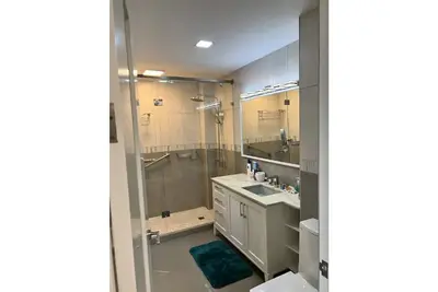 Image de Luxurious 1 bedroom condo. On the South