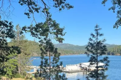Image de Lakefront, 50 Guests, Paradise Estates, Reunions -, Weddings, Work Retreats