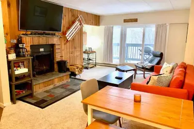 Image de This condominium is a 4 bedroom(s), 2 bathrooms, located in Killington, Vt.