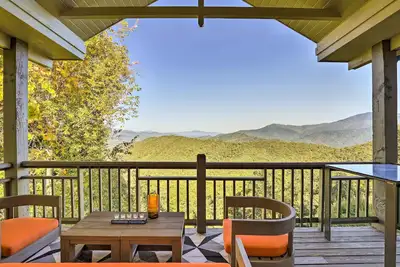 Image de Surrounded by Nat'l Forest: Condo w/ Majestic View