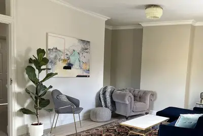 Large Refurbished 2 Bed Flat - Pitshanger, Ealing