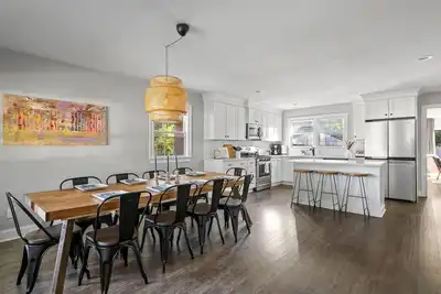 Image de Modern Retreat in the Heart of Park Circle