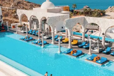 Image de Cabo Resort & Spa - Beautiful ocean view, roof top pool huge balcony, great spa!