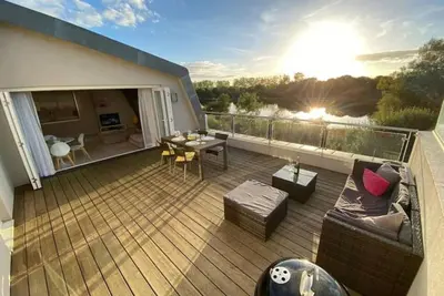 Image de Lower Mill Estate Penthouse Apartment with Spa Access included