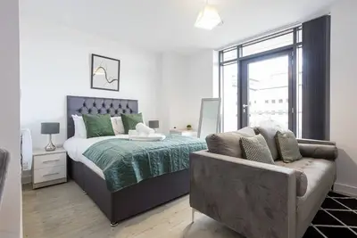 Image de Bright and Modern Studio Apartment in Manchester