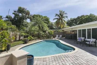 Image de Pool Home near the Beach 3 bed