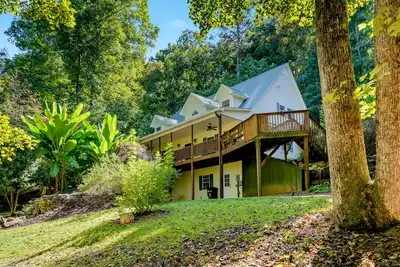 Image de Secluded, dog-friendly home with deck, firepit, game room & pool access