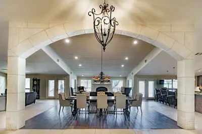Image de Mustang Meadows: Luxury Texas Hill Country Retreat