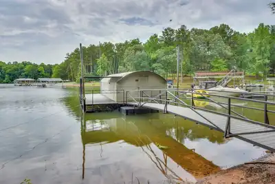 Image de Peaceful Lake Hartwell Hideaway w\/ Boat Dock!