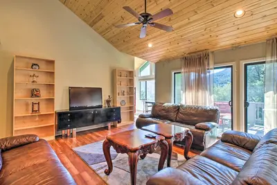Image de Pine Mountain Club Home w/ Beautiful View!