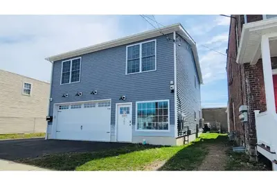 Centrally Located in the Heart ❤ of Newburgh