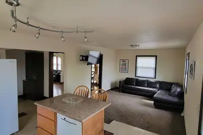 Image de Safe location lively Wauwatosa and within 10 min of what Milwaukee has to offer.