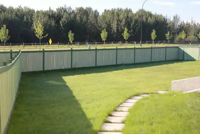 Modern 3br, 2Bath Golf Course Suite/Henday/Whitemud/Acheson/Long Stay Discount