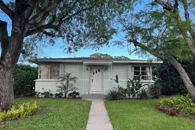 Image de The Mod Cottage-Bright & Spacious 3/2 w/ King Beds