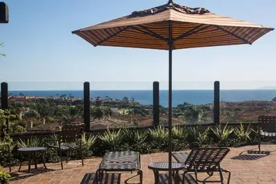 Image de Ritz Pointe Paradise! Walking distance to the beach. . .