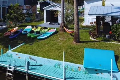 Image de Weeki Mermaid Retreat - Kayaks, SUPs, Dock & Lanai
