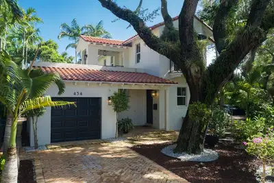 Image de Beautiful Spanish Style Home In The Heart of Coral Gables