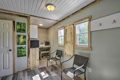 Image de Mt Lookout Tiny House w/ Backyard & Fire Pit!
