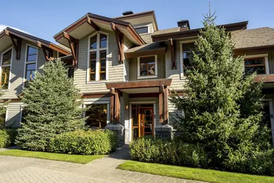 Image de Spacious Townhome | Private hot tub | Bbq | Ac