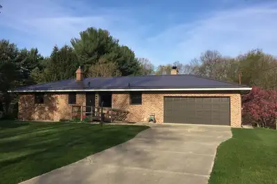 Image de 1\/2 House 3 Br 1Bath w\/Living Rm Full Kitchen 12 Miles from Nd
