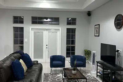 Image de La Casita cozy 3 bedroom 2. 5 bath with Bbq pit!