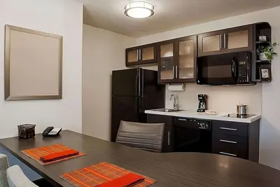 Image de Prime Location! Free Parking, Pets Allowed, Near Strawbridge Lake Park
