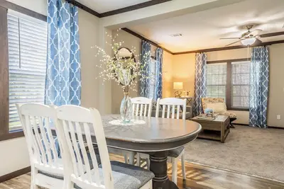 Image de New! Home in Downtown Seguin