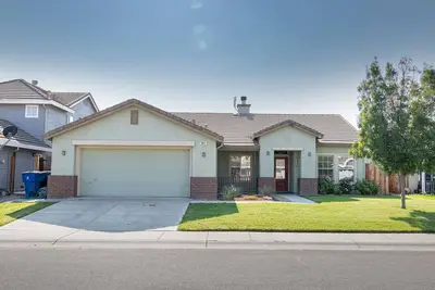 Image de Champagne — Sunny House Near Sac Downtown and Airport