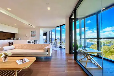 Image de Luxe Views and Chic Style