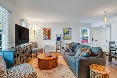 Image de Charming Renovated Garden Apartment on Crawford Square by Lucky Savannah