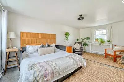 Image de Secondary suite in the heart of Carleton Place!