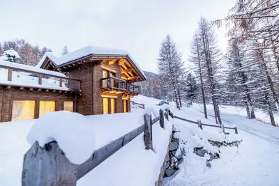 Image de \"Chalet Imbosc'chè\" avec vue sur les montagnes, jardin & Wi-Fi