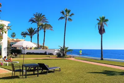 Image de Maison en bord de mer - Vue sur mer - Dona Lola Beach Resort - Marbella - Mijas