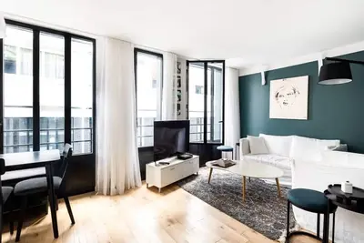 Image de Bright & renovated 3bd for 8 guests in Le Marais!