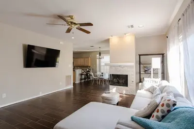 Image de Family Friendly 5 bd in West Plano, Grill and Playset