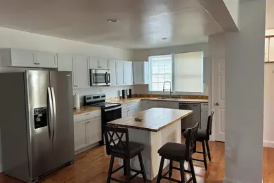 Image de Centrally located, Close to Danbury Hospital and Wesconn