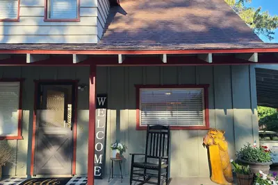 Image de Sherwood Highlife Cabin: Pet Friendly! \nBig Bear Cozy Remodeled Cabin