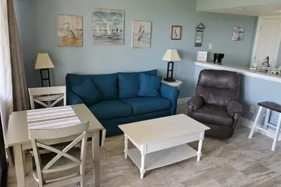 Image de Drift Away | Access to Pool, Hot Tub & Lighted Fishing Pier!