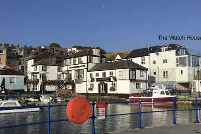Image de Luxury house on quay with 180 degree panoramic views over harbour and estuary