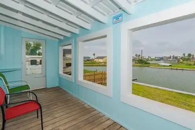 Image de Sunset Retreat | Canal Front, Views of Bay!