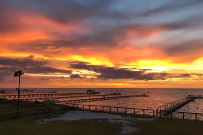Image de Tequila Sunset | Pet Friendly w/ Private Hot Tub and Fishing Pier!