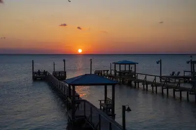 Image de Trout Tank | View of Copano Bay, Fishing Pier!