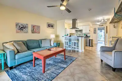 Image de Coastal Condo w/ Pool Access - Steps to Beach